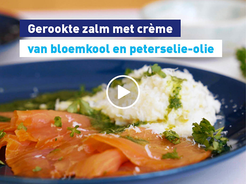 Gerookte zalm met bloemkoolpuree en peterselie-olie