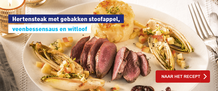 Hertensteak met gebakken stoofappel, veenbessensaus en witloof