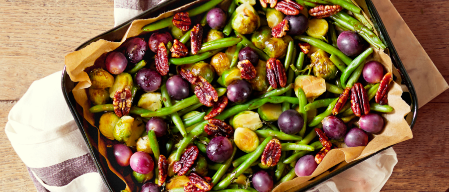 Gemüseplatte mit Balsamicosirup